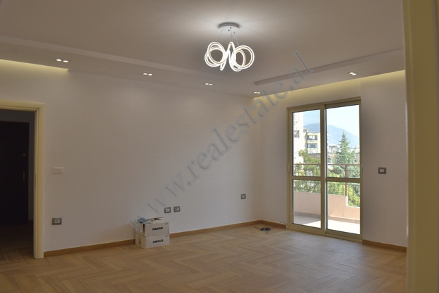 Apartament 2+1 me qera ne zonen e 21 Dhjetorit ne Tirane, (TRR-517-6d)